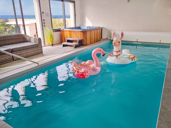 Innenpool, beheizter Pool