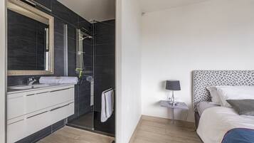 3 Schlafzimmer, Bügeleisen/Bügelbrett, WLAN