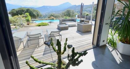 CALVI, MEERBLICK, MODERNE VILLA, HEIZBAD, JACUZZI,