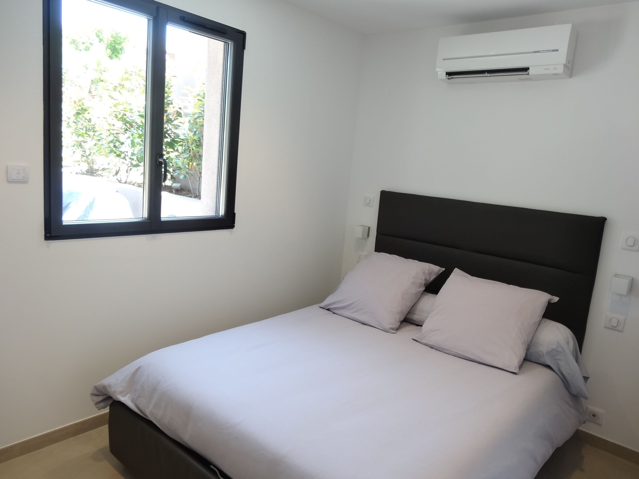 2 chambres, fer et planche à repasser, lit parapluie, Wi-Fi gratuit