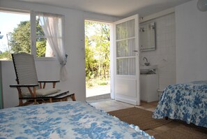 5 bedrooms, iron/ironing board, travel cot, free WiFi