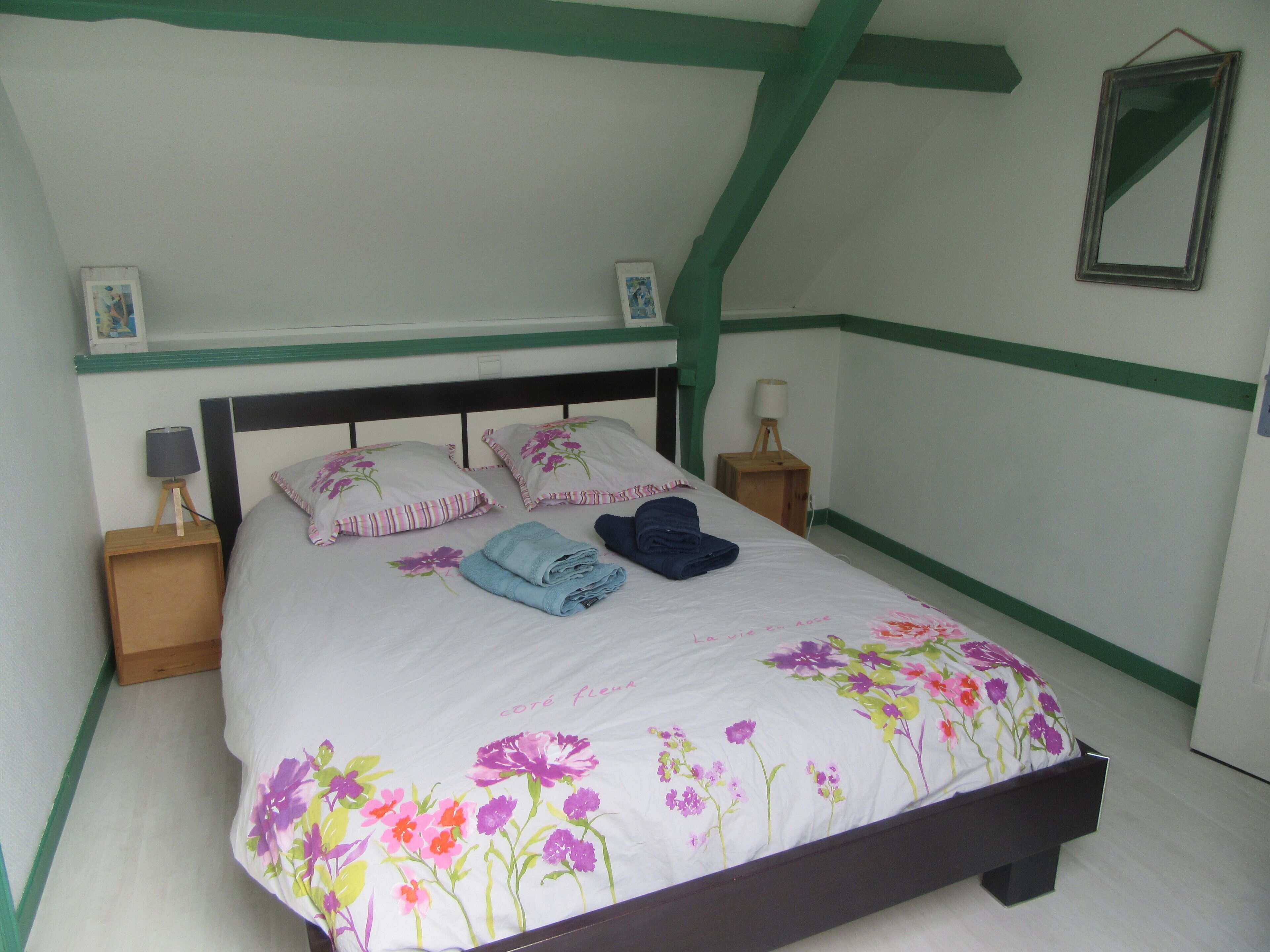 2 chambres, fer et planche à repasser, lit parapluie, Wi-Fi gratuit