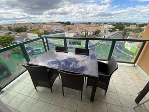 Outdoor dining - VALRAS - SERIGNAN Rental Apartment 4 Pers. (Sérignan)