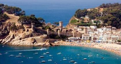 Villa de vacaciones con hermosas vistas al mar y montaña