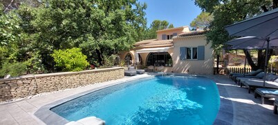 Provencal villa 215 m2, 5 bedrooms, air conditioning, swimming pool, garden 2800 m2, Isle sur Sorgue