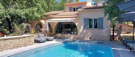 Piscine extérieure, piscine chauffée