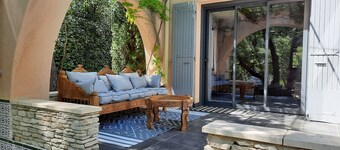 Provencal villa 215 m2, 5 bedrooms, air conditioning, swimming pool, garden 2800 m2, Isle sur Sorgue