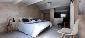 5 chambres, fer et planche à repasser, lit parapluie, Wi-Fi gratuit