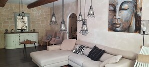 Smart TV, DVD player, books, stereo - Provencal villa 215 m2, 5 bedrooms, air conditioning, swimming pool, garden 2800 m2, Isle sur Sorgue (L'isle-Sur-La-Sorgue)