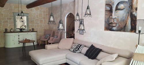 Provencal villa 215 m2, 5 bedrooms, air conditioning, swimming pool, garden 2800 m2, Isle sur Sorgue