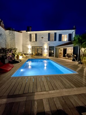 Outdoor pool, a heated pool