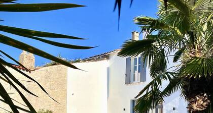 MAISON DE CHARME AVEC PISCINE CHAUFFEE