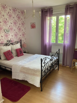 4 Schlafzimmer, Bügeleisen/Bügelbrett, Reisekinderbett, kostenloses WLAN