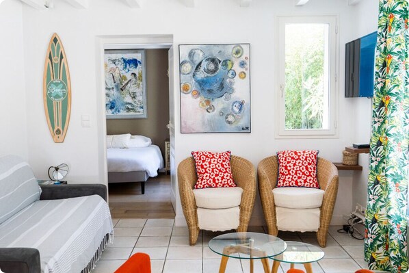 5 habitaciones, tabla de planchar con plancha y wifi gratis