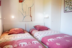 5 habitaciones, tabla de planchar con plancha y wifi gratis 