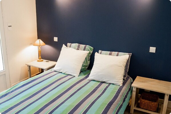5 bedrooms, iron/ironing board, free WiFi, bed sheets