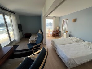 2 bedrooms, iron/ironing board, travel cot, free WiFi