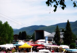 Dining - Saint Lary Soulan Apartment - Saint Lary Soulan (Saint-Lary-Soulan)