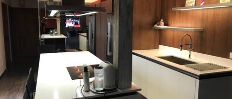 Fridge, microwave, oven, stovetop