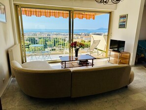 Smart TV, table football, ping pong