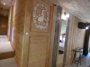 3 chambres, fer et planche à repasser, Wi-Fi gratuit, draps fournis