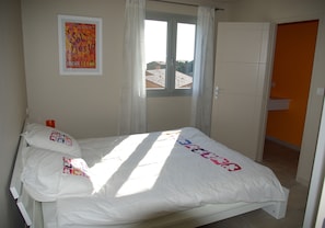 5 bedrooms, iron/ironing board, travel crib, free WiFi
