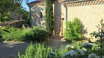 Enceinte de lâhĂ©bergement