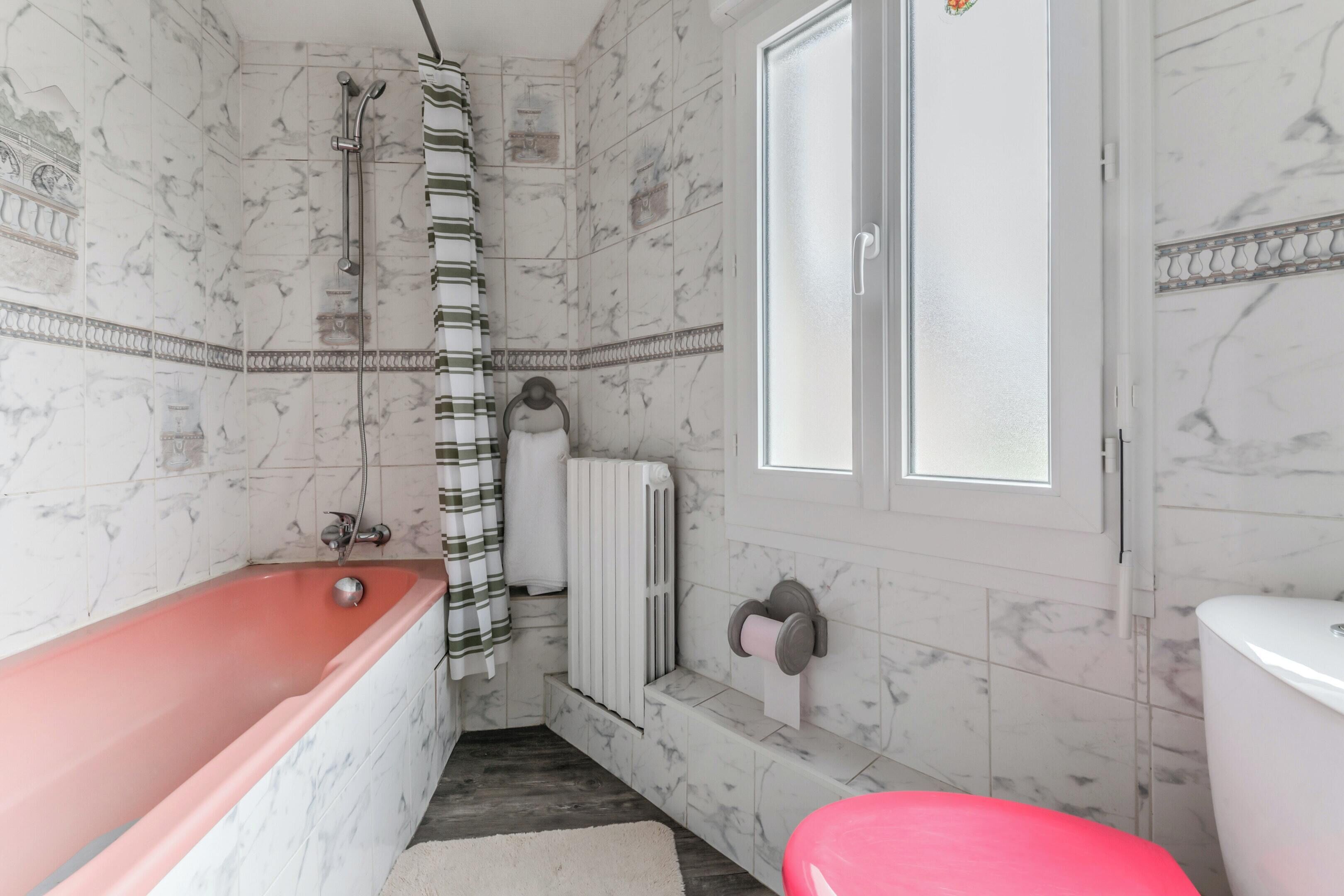 Bathtub