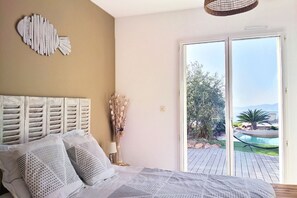 4 bedrooms, iron/ironing board, travel cot, free WiFi