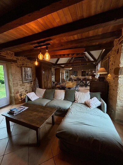  Auténtica casa de piedra Périgourdine (confort y piscina) 