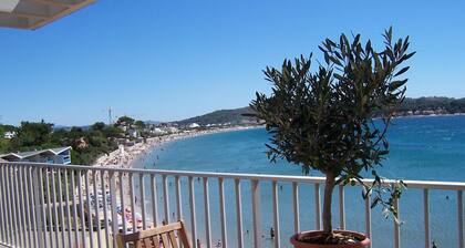 Apartment located on the beach with superb panoramic sea views