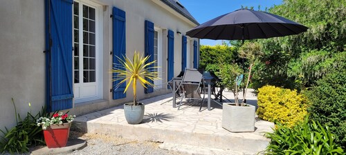 spacious house with large garden and terrace in the Bay of Douarnenez