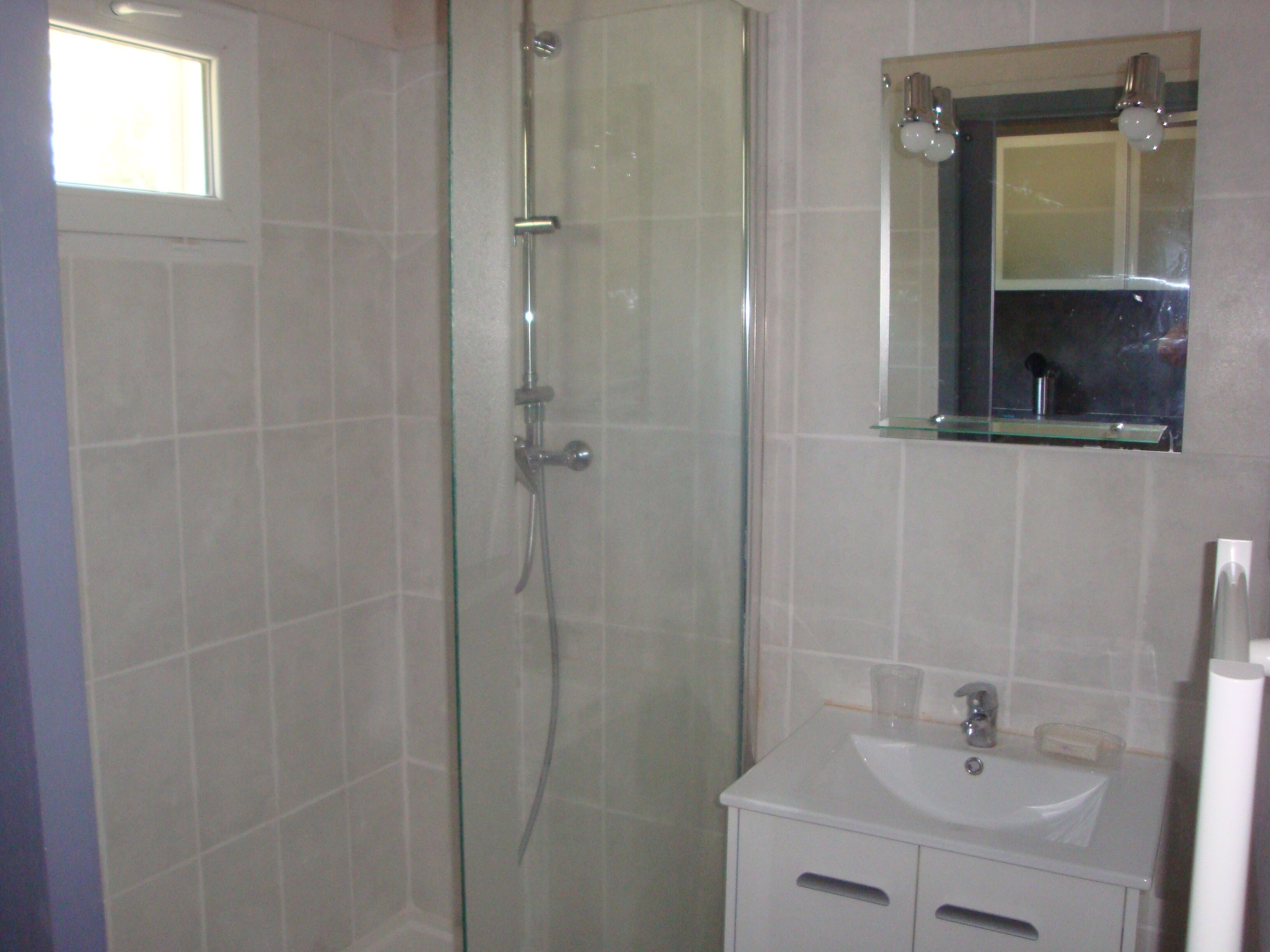 Een douche, een haardroger