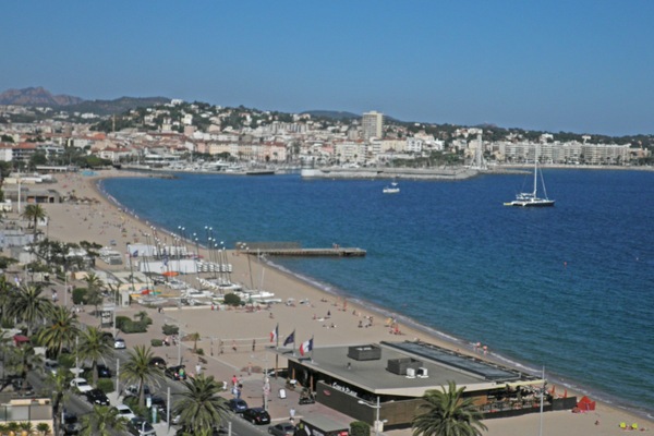 Vue prise de la terrasse appartement 10ième étage immeuble de standing