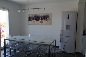 Dining - Vista Para o Mar, Calmo / sem Vis-à-vis, a 5min da Praia, Piscina com Portões (Calvi)