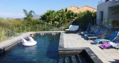 Piscine privée sécurisée, vue mer, sans vis-à -vis, 5min plage