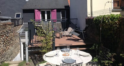 fisherman's house with garden and terrace facing south. Furnished tourist accommodation ***