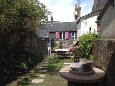fisherman's house with garden and terrace facing south. Furnished tourist accommodation ***