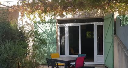 Rental in Provence farmhouse at the foot of Alpilles