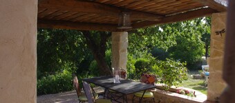 COTTAGE CHARMING QUIET, VIEW ESTEREL, 4/5 GUESTS