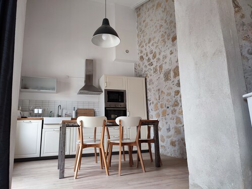 Maison en pierre avec Jacuzzi et climatisation