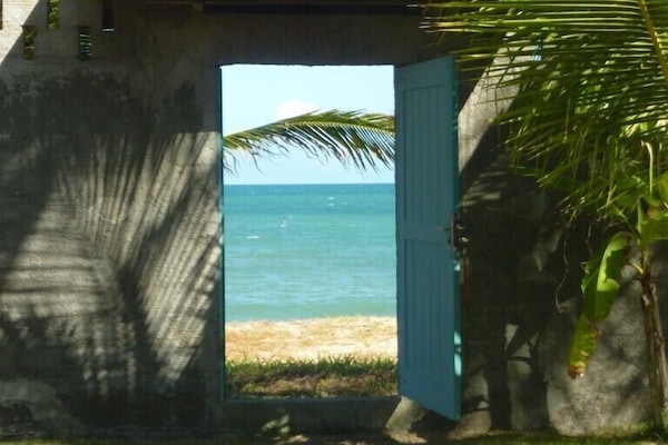 Accès plage par le jardin