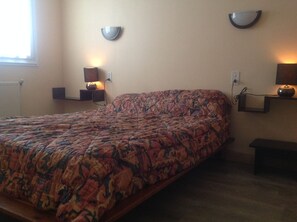 2 chambres, lit de bébé portatif, accès au Wi-Fi (inclus)