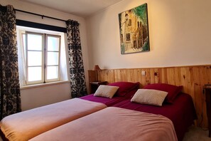 2 Schlafzimmer, Bügeleisen/Bügelbrett, Reisekinderbett, kostenloses WLAN