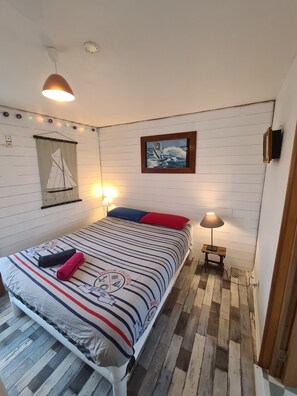 5 Schlafzimmer, Zimmersafe, Bügeleisen/Bügelbrett, kostenloses WLAN
