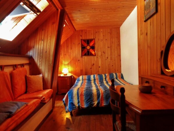 5 dormitoris, planxa i posts de planxar i wifi