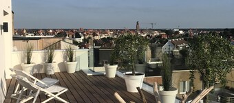 Schitterend Penthouse 105 M2 80M2 van zonnige terrassen uitzicht op zee 3 slaapkamers 2 garages!