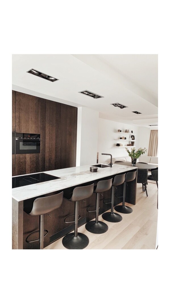 Dining - Superb Penthouse 105 M2 80M2 of sunny terraces sea view 3 bedrooms 2 garages! (Knocke-Heist)