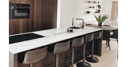 Superb Penthouse 105 M2 80M2 of sunny terraces sea view 3 bedrooms 2 garages!