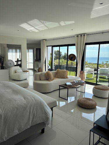 Villa Dido contemporaine pleine vue mer